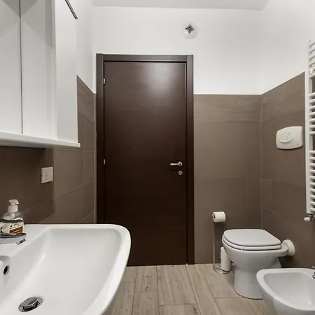 Monolocale Con Balcone Self Check In Sempione Apartman