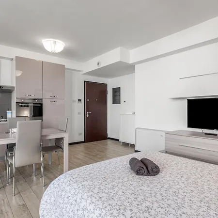 Apartman Monolocale Con Balcone Self Check In Sempione